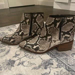 Super cute snake skin boots